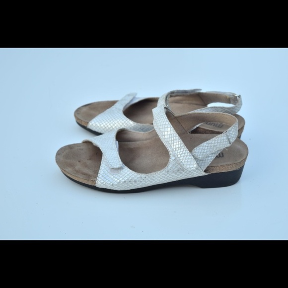 Munro American sandals - Picture 7 of 7